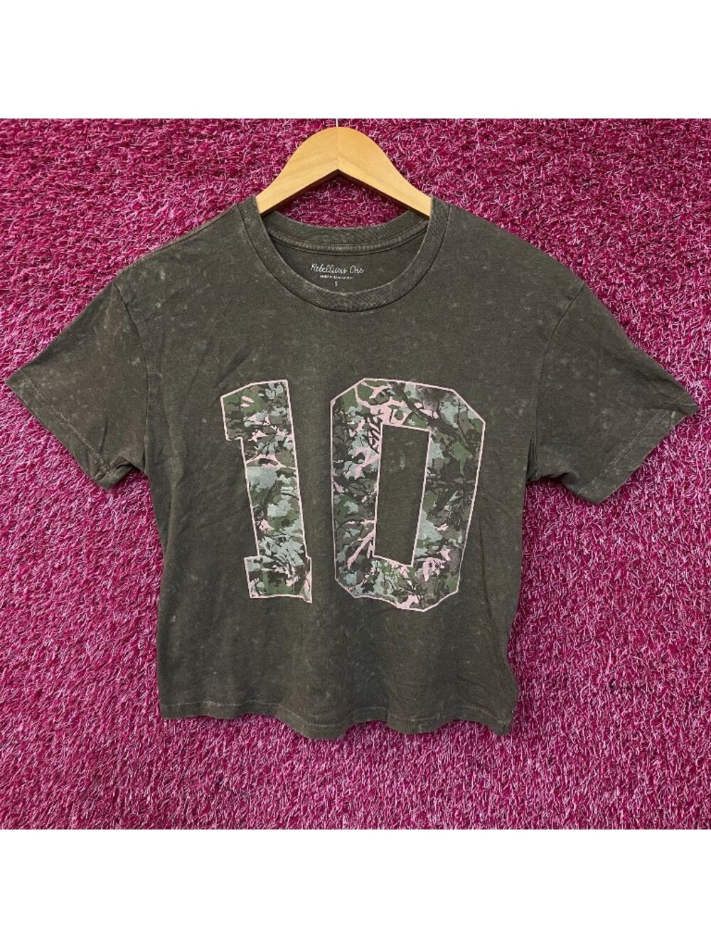 Rebellious One Grey Pink Camo Varsity Number 10 Mineral Wash Crop T-Shirt Small